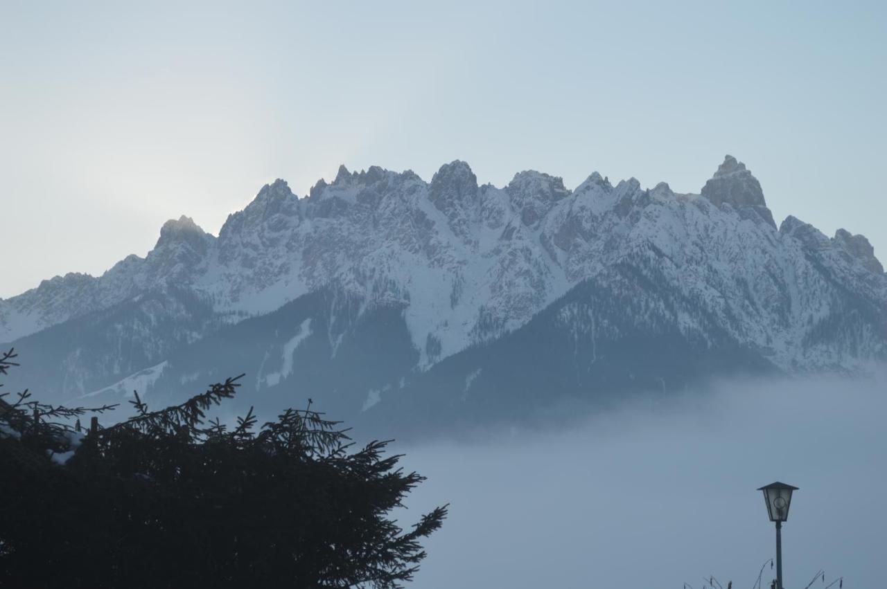 Hotel Kirchenwirt Dobbiaco Dış mekan fotoğraf
