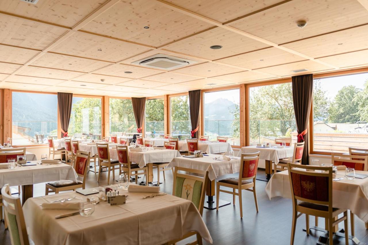Hotel Kirchenwirt Dobbiaco Dış mekan fotoğraf